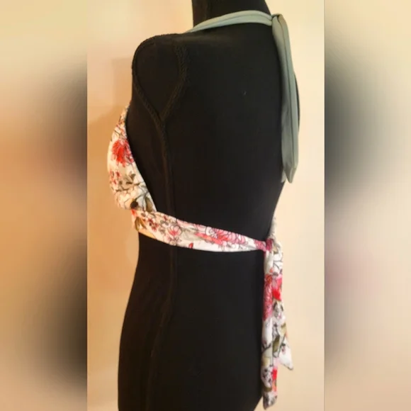 Mossimo Supply Co. Floral Bikini Top In Pink and Green (Size‎ M) - Picture 6 of 14